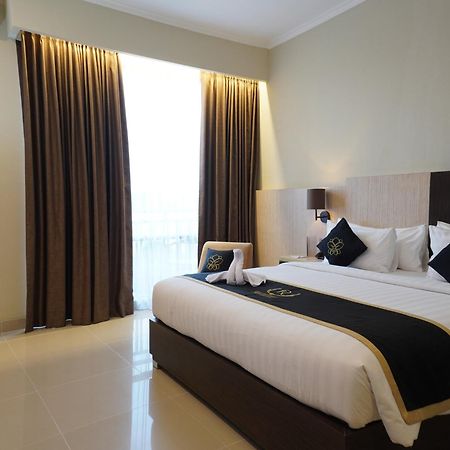 Riss Hotel Malioboro Джокьякарта Экстерьер фото