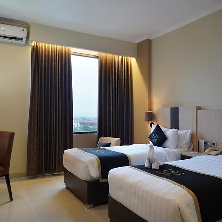 Riss Hotel Malioboro Джокьякарта Экстерьер фото