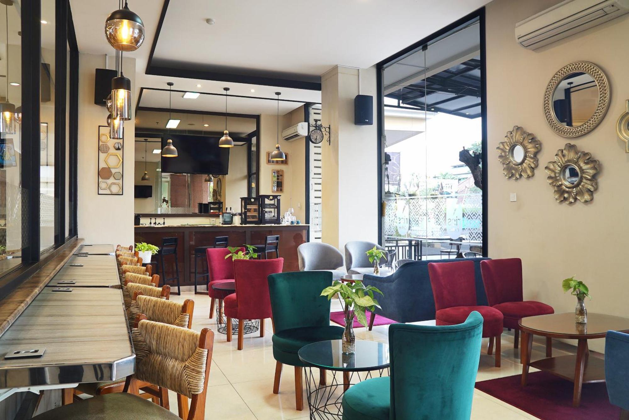 Riss Hotel Malioboro Джокьякарта Экстерьер фото